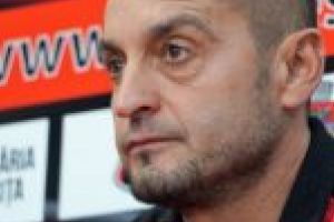 Rosso-nerii, la pământ! Graşi, dar cu calităţi!