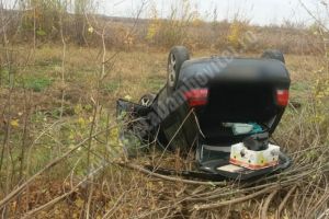 DN 1A – Pasageră rănită, după ce un autoturism s-a răsturnat