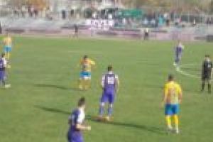 Când fotbalul se transformă în război. ACS Poli a pierdut şi cu Aerostar Bacău, după un meci cu scandal, dar iarăşi perfect pentru dat lovitura la pariuri!