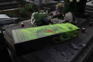 VIDEO&FOTO. Bilanţul Poliţiei: 54 de morminte profanate. Autorii nu au fost prinşi