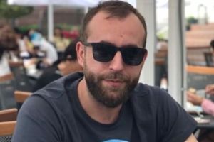 FOTO. Caz şocant în România. Un poliţist şi-a împuşcat copilul în cap, apoi s-a sinucis!