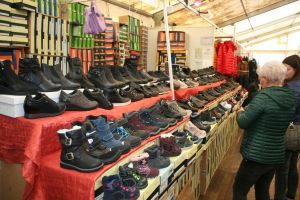 Încălţămintea făcută în România pierde teren. Din ce cauză şi cu cât au scăzut vânzările chiar şi la Bistriţa