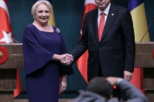 Dăncilă joacă un ROL NEŞTIUT ÎN RĂZBOIUL MOMENTULUI. Adversarii au intrat în posesia unor INFORMAŢII-BOMBĂ. Breaking news