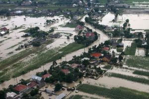 Sinistraţii din comuna Alunu NU şi-au primit despăgubirile promise din partea Guvernului