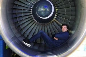 Românul GENIAL care a impresionat lumea întreagă! La 23 de ani a obţinut un titlu MAGISTRAL pentru România! Povestea uimitoare a lui Cornel. Merită să fie cunoscută