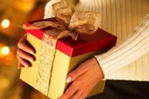 O profesoară a primit un cadou de la doi elevi. A fost ȘOCATĂ când a deschis coletul. Femeia s-a dus imediat la poliţie