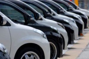 Achiziţionarea de automobile electrice ar putea fi permisă prin programul Prima Maşină pentru cei care deţin deja autovehicule