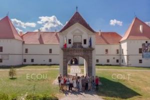„Ecoul din colţ” – O altfel de expoziţie