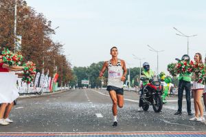 Crosul 15 Noiembrie: campionul Rusiei, printre favoriţi