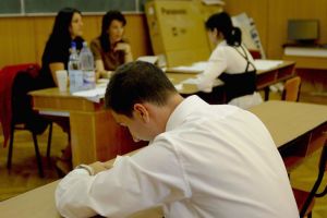 Pro şi contra Codului de etică în şcoli.„E tichia de mărgăritar care lipsea sistemului!”