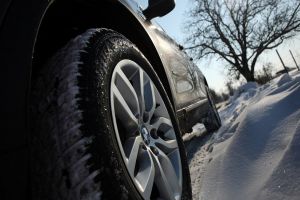 Util pentru şoferi. Cât costă pregătirea maşinii pentru iarnă