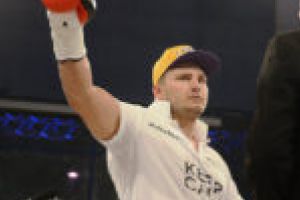 Lugojeanul Iron Raul Cătinaş şterge pe jos cu fostul ofiţer SPP Daniel Ghiţă!