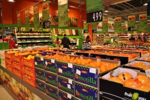 Ce se întâmplă cu mâncarea în curs de expirare din supermarketuri. Unde ajund