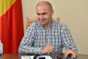 Retrospectiva săptămânii, prin ochii lui Bihorel: Bolovan doarme cu chiloţii pe dos, să nu se prindă blestemele de el