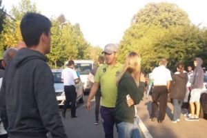 Un cartier cu 70.000 de locuitori, SUB ASEDIU. Oamenii sunt TERORIZAȚI
