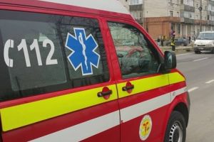 Tanar ranit dupa ce a cazut de la etajul patru, la Timisoara