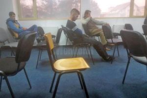 Şoferii lăsaţi fără permis de conducere de poliţişti dau testarea pe genunchi