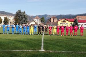 Primele două clasate fac demonstraţie de forţă