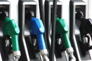 MEGA-lovitură pentru şoferii români! Toţi deţinătorii de maşini DIESEL şi BENZINĂ sunt vizaţi