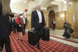 Liviu Dragnea, a venit cu două valize de dosare la CEx PSD: Am primit două valize, cu gogoşi şi documente care nu au ajuns la DNA