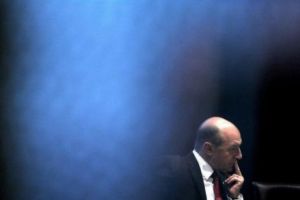 Fostul preşedinte, Traian Băsescu IRONIZEAZĂ CRUNT actuala guvernare. „Să vină Caragiale, să plece guvernul!”