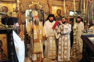 Înaltpreasfinţitul Părinte Varsanufie l-a instalat pe noul stareţ al Mănăstirii Cozia