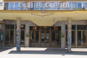 Soarta cinematografului devean, incertă