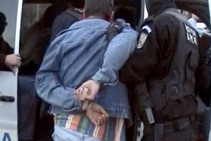 [INFRACTOR LA 11 ANI] A furat alături de prieten şi au fugit cu maşina!