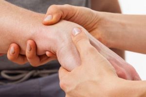 DURERI ARTICULARE – pacienţii întreabă, doctorul răspunde