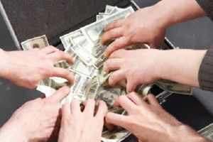 ,,Legături bolnăvicioase”: Apaserv Satu Mare, în Teleorman Leaks