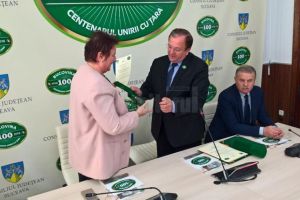 „Meritul Bucovinei” pentru reprezentantul Guvernului în Suceava, de la preşedintele ...