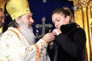SIMONA HALEP, distinsă de IPS Teodosie, cu 