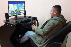 FOTO: Simulator de şofat pentru elevii liceului “Aurel Persu”!