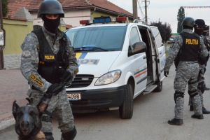 Întâlnire de coşmar, la Bumbeşti-Jiu! Trei tineri au ajuns în arest