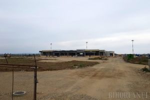 Penalităţi de 300.000 euro! La fel ca zborurile externe, noul terminal al Aeroportului Oradea se lasă aşteptat