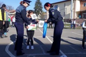 Poliţiştii clujeni au stat de vorbă cu elevii despre bullying
