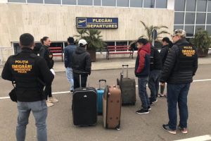 Cetinei din Vietnam care nu mai indeplineau conditiile de sedere pe teritoriul Romaniei, depistati de politistii de la Imigrari din Constanta 