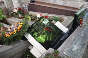 Profanatorii mormintelor, doi minori. Declară că nu cred în Dumnezeu