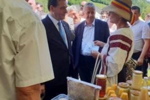 Cum câştigă un liberal loc ELIGIBIL pe lista la europarlamentare? Îl dă afară pe RIVALUl şefului