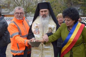 Locatiile pe care se vor construi o cresa si o noua gradinita in comuna Cumpana au fost sfintite. Ce valoare au proiectele si cum vor arata noile cladiri (galerie foto)