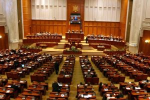 CCR le-a declarat neconstitutionale. USR si Iohannis desfiinteaza pensiile speciale pentru primari, viceprimari si presedinti de consilii judetene