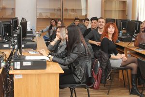 Elevii hunedoreni sunt ajutaţi să îşi aleagă cariera