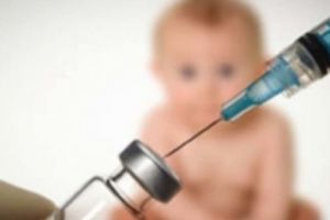 Speriaţi de rujeolă, mulţi părinţi şi-au vaccinat copiii