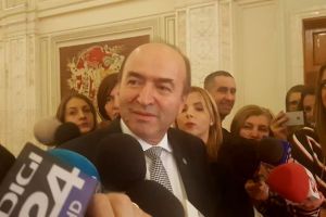 Ministrul Tudorel Toader, în biroul lui Liviu Dragnea, cu o zi înainte ca CCR să dea decizia privind completul de 5 judecători