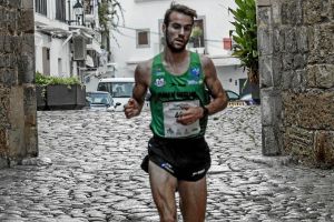 Oscar Santos Mayans este trimisul Spaniei la Crosul 15 Noiembrie