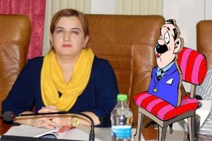 În două luntri: Controversata şefă a juriştilor din Consiliul Judeţean, pusă abuziv directoare şi la Patrimoniu