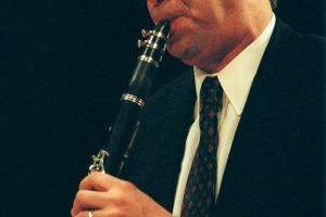 Maestrul Pierre Vallet şi clarinetistul Gary Dranch, într-un concert simfonic extraordinar