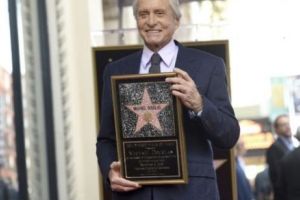 Steaua lui Michael Douglas pe Walk of Fame