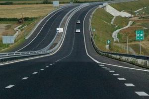 Proiectul Autostrăzii Iaşi – Târgu-Mureş, adoptat de Parlament
