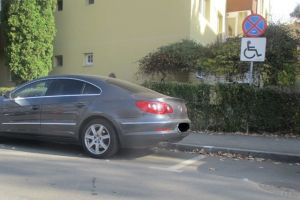 Tupeu in loc de handicap. Peste 2.000 de soferi amendati in 2018 pentru parcari aiurea